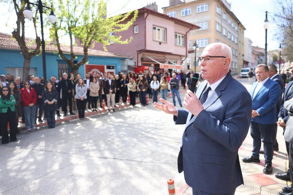 Başkan Kurt: “Türkiye’de bayramlarda dahi kucaklaşamayan bir toplum hepimize zarar verir”