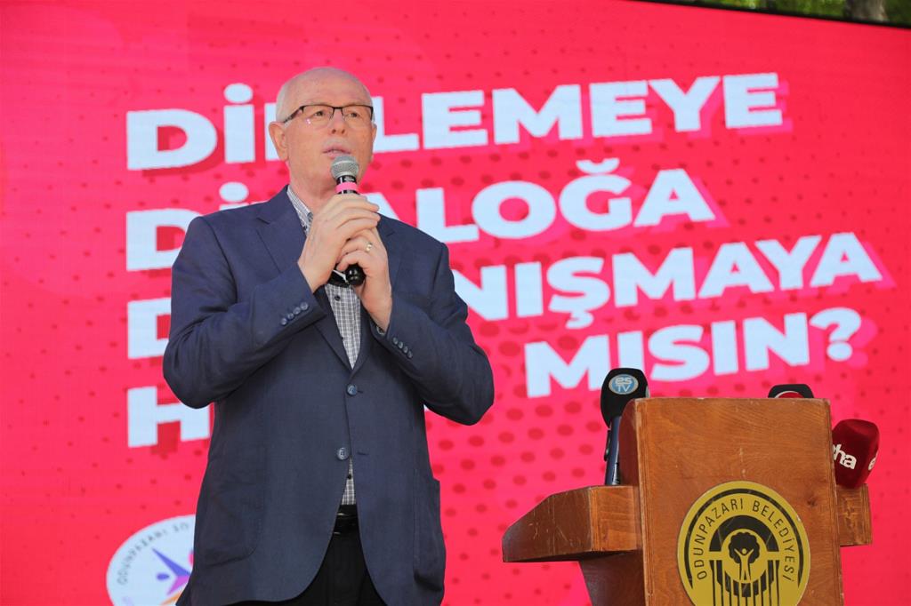 Kazım Kurt: “Biz hesap vermeyi temel ilke edinen belediye başkanlarıyız”